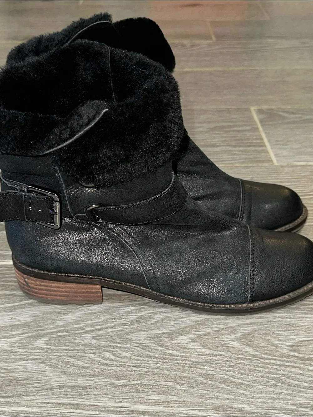 Matt Bernson Tundra Bootie Women’s 9 Black Shearling Lined Roll Down Casual Boot
